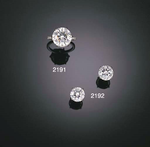A PAIR OF DIAMOND EAR STUDS