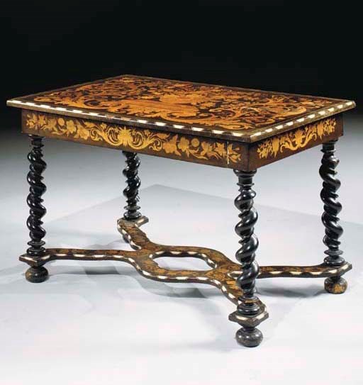 TABLE HOLLANDAISE DANS LE STYLE DE LA FIN DU XVIIEME SIECLE