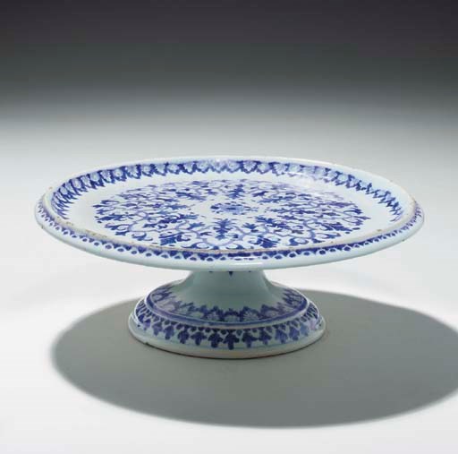 TAZZA EN FAIENCE DE LILLE DU XVIIIème SIECLE