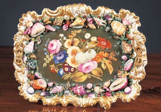A Chamberlains Worcester shell-encrusted shaped rectangular tray