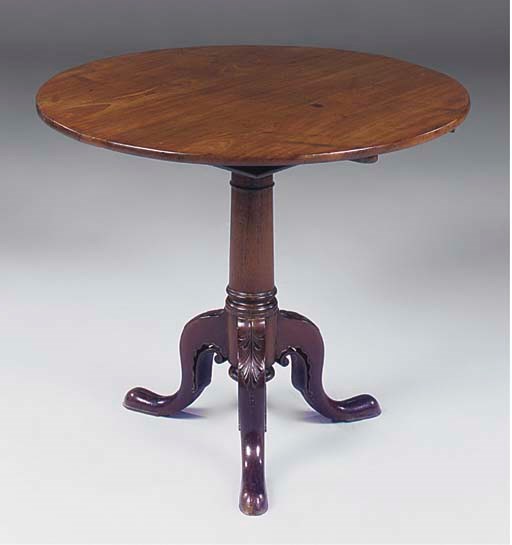 A MAHOGANY TRIPOD TABLE
