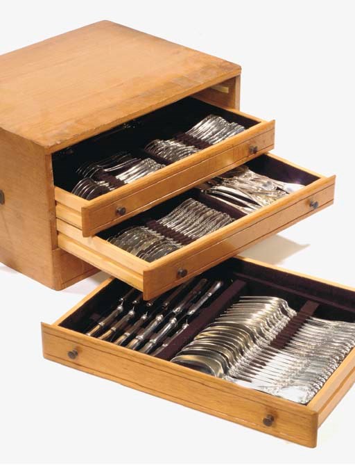 PARTIES DE SERVICES DE TABLE EN ARGENT ET METAL ARGENTE