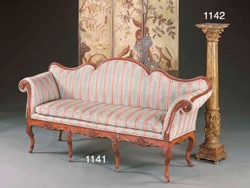 AN ITALIAN GILTWOOD AND GILT-COMPOSITION COLUMNAR PEDESTAL