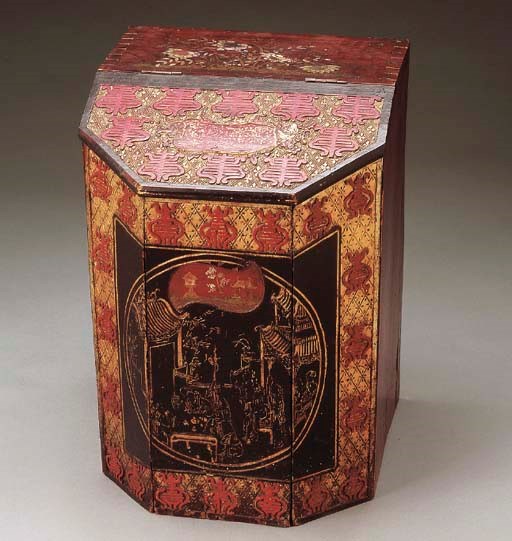 A CHINESE GILT AND CARVED WOOD STORAGE BOX