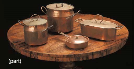 AN ASSORTED GROUP OF VICTORIAN BRASS AND COPPER COOKING UTENSILS