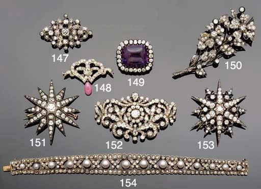 A Victorian diamond star cluster brooch