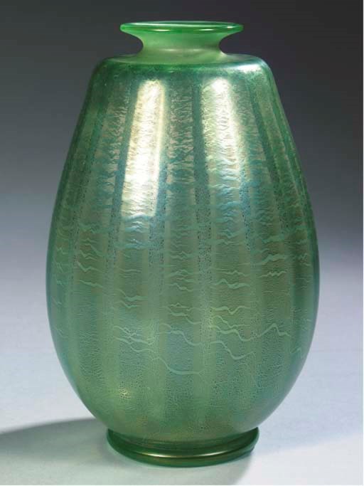 CORONA 6, A MANUVARIA IRIDESCENT GLASS VASE