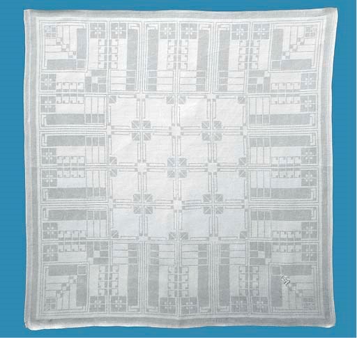 (6)  SIX FINE DAMASK LINNEN NAPKINS