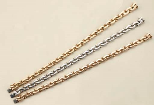 Serie di tre bracciali a maglia