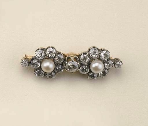 ANTICA SPILLA IN ORO E ARGENTO CON PERLE COLTIVATE E DIAMANTI