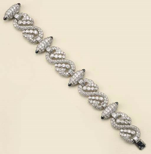 BRACCIALE ART DÉCO IN PLATINO CON ZAFFIRI E DIAMANTI