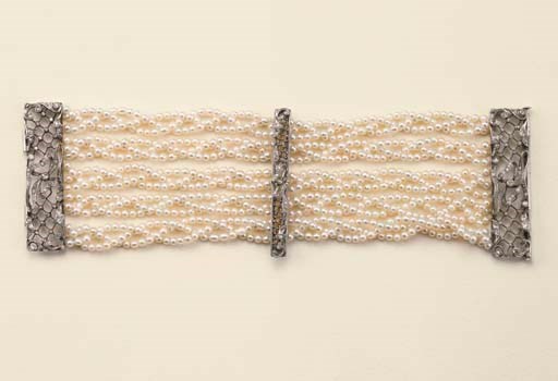 BRACCIALE BELLE EPOQUE IN PLATINO, PERLE COLTIVATE E DIAMANTI