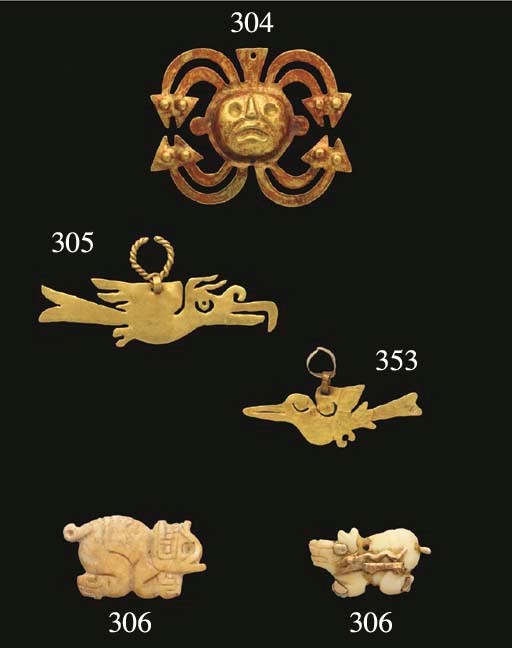 DEUX PENDENTIFS EN OR