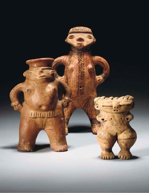 TROIS STATUETTES EN TERRE CUITE