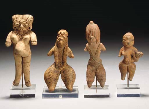 QUATRE STATUETTES EN TERRE CUITE
