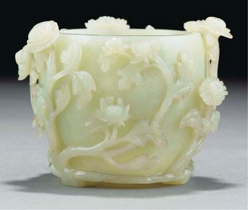 A pale celadon jade jar, 18th century