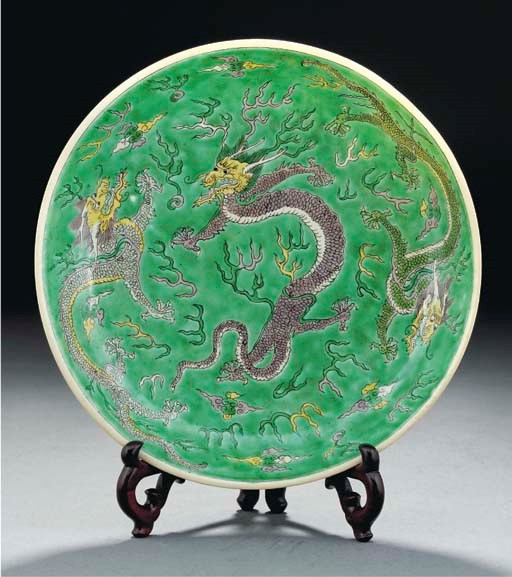 A famille verte dragon dish, Kangxi