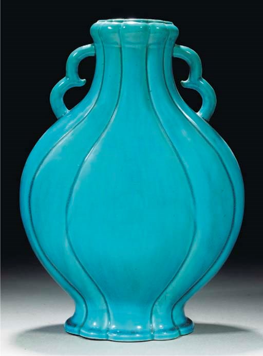 A turquoise glazed moonflask, 18th century