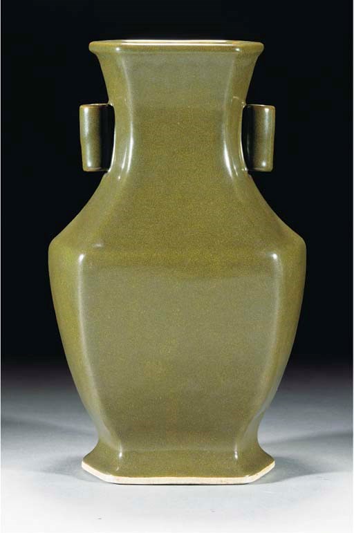A teadust glazed hexagonal arrow vase, 18th/19th century