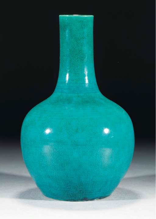 A turquoise glazed bottle vase, 18th century