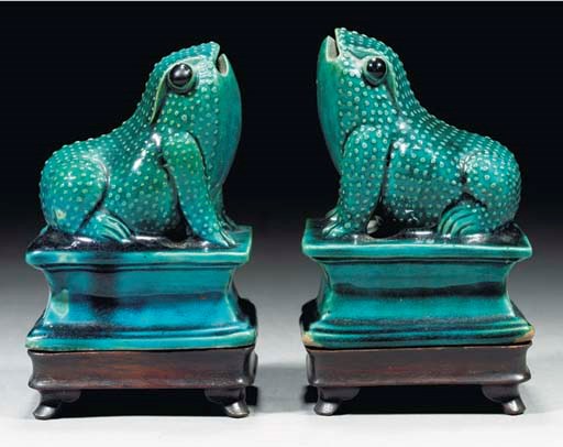 A pair of turquoise glazed models of toads, Kangxi