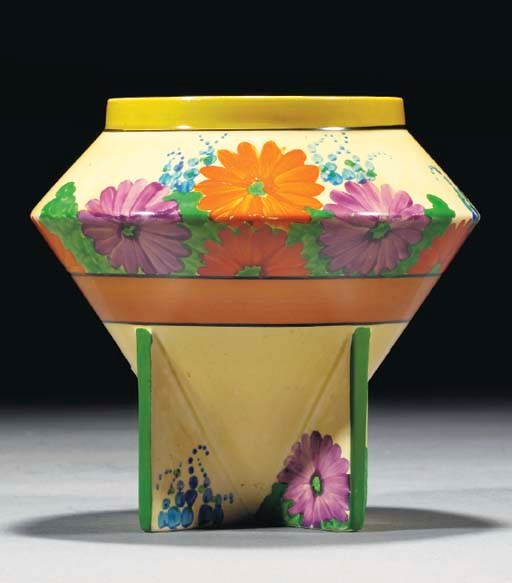 A Gayday Vase Shape 400