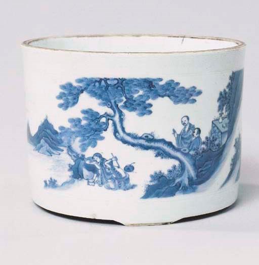 A CHINESE BLUE AND WHITE BRUSH-POT