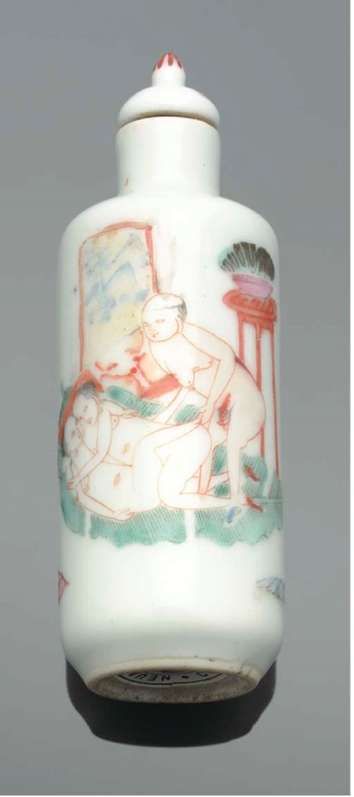 A Chinese famille rose porcelain erotic snuff bottle, 19th century