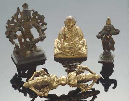 A Tibetan bronze vajra, 18th century
