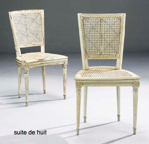 SUITE DE HUIT CHAISES DE LA FIN DU XVIIIEME SIECLE
