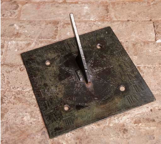 AN ENGLISH BRONZE SUNDIAL PLATE