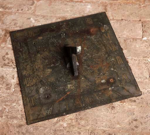 AN ENGLISH BRONZE SUNDIAL PLATE