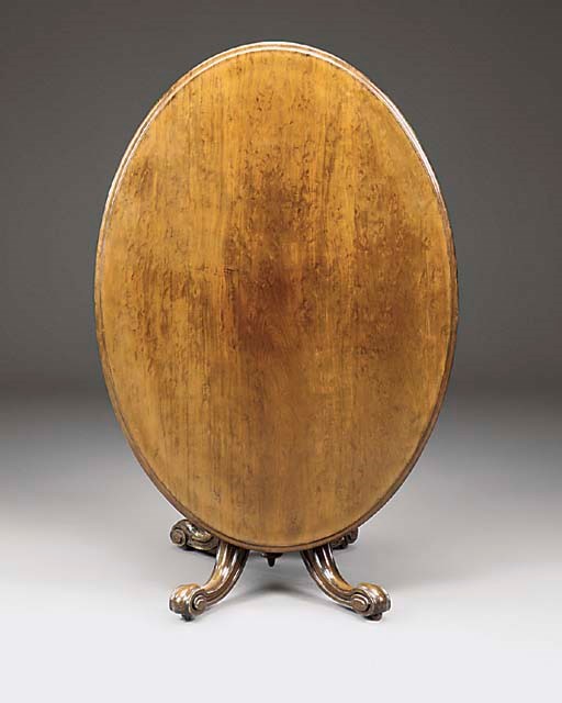 A VICTORIAN MAHOGANY CENTRE TABLE