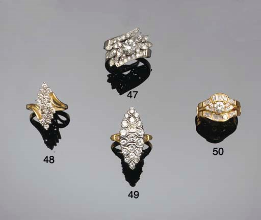 A diamond cluster ring