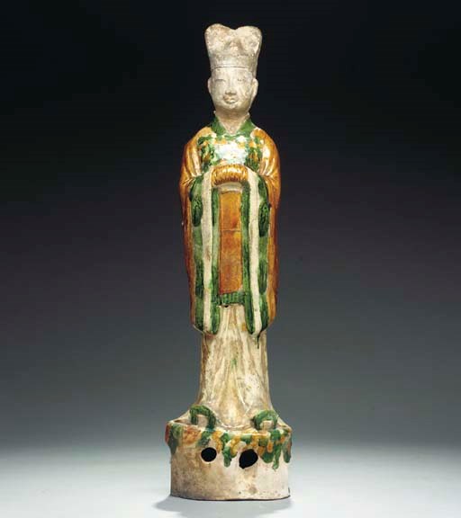 A SANCAI-GLAZED POTTERY FIGURE OF AN OFFICIAL,