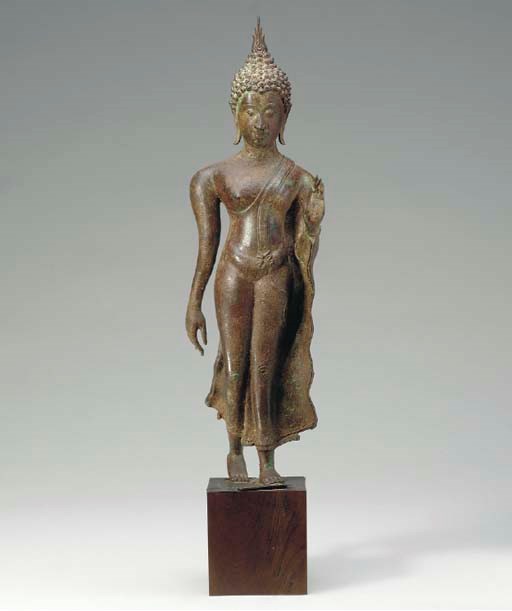 A PATINATED BRONZE THAI FIGURE OF A BODHISATTVA,