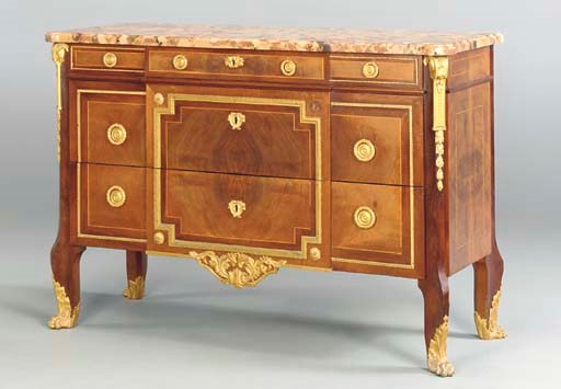 A LOUIS XV/XVI TRANSITIONAL STYLE MAHOGANY COMMODE,