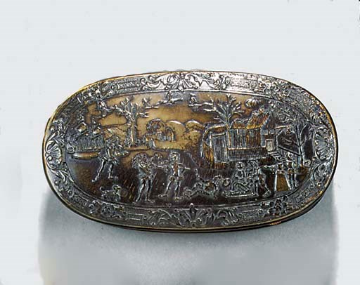 A PRESSED HORN SNUFF BOX