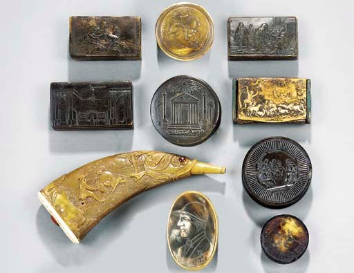 A COLLECTION OF NINE HORN SNUFF BOXES