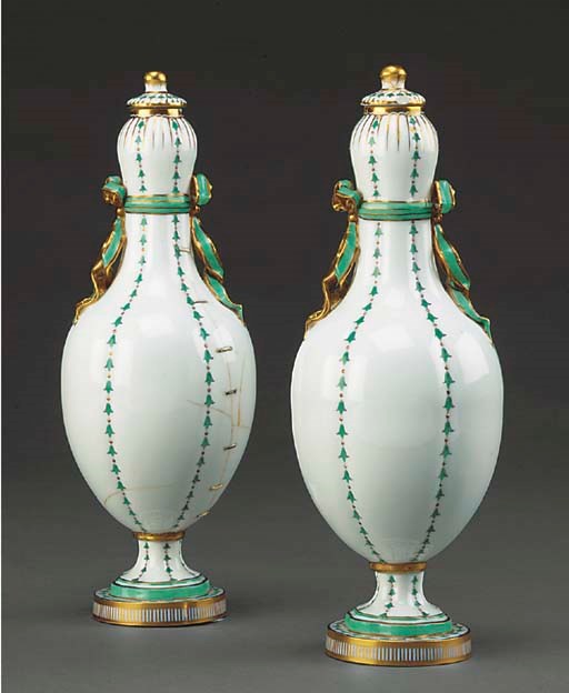 A PAIR OF ENGLISH PORCELAIN DOUBLE-GOURD LOBED VASES AND COVERS