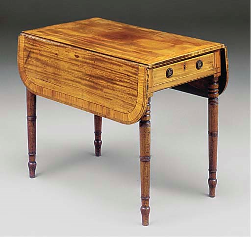 A MAHOGANY AND CROSSBANDED PEMBROKE TABLE