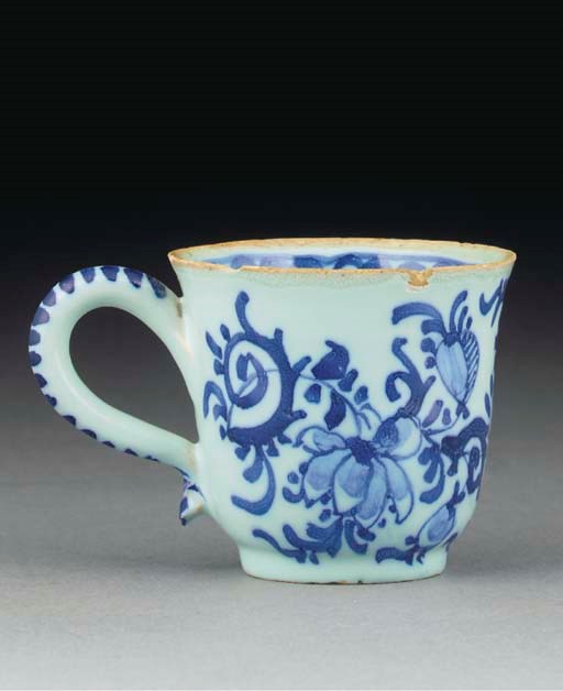 A Bristol deflt blue and white coffee-cup