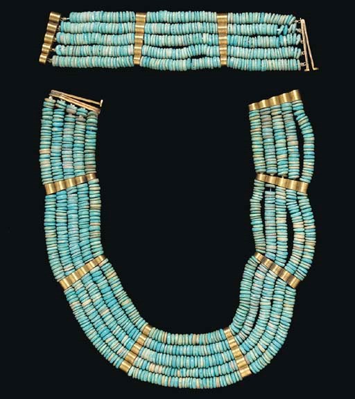AN EGYPTIAN FAIENCE BEAD JEWELRY SUITE