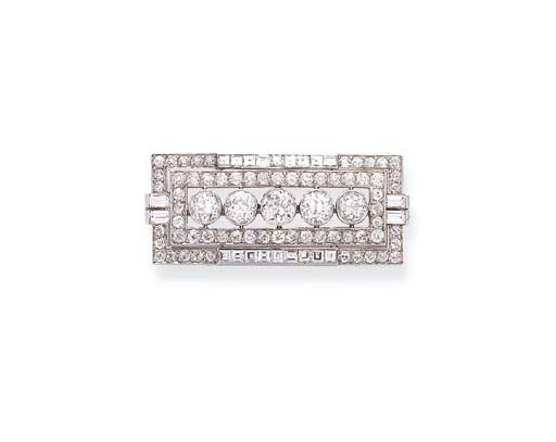 BROCHE ART DECO DIAMANTS, PAR BOUCHERON