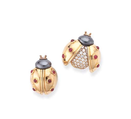 PAIRE DE CLIPS D'OREILLES COCCINELLES RUBIS ET DIAMANTS, PAR RENE BOIVIN