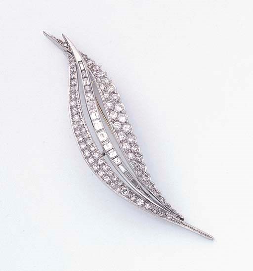 BROCHE FEUILLE DIAMANTS