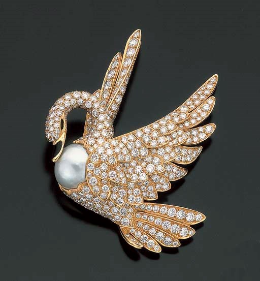 CLIP CYGNE PERLE DE CULTURE, EMAIL, RUBIS ET DIAMANTS, PAR FRED