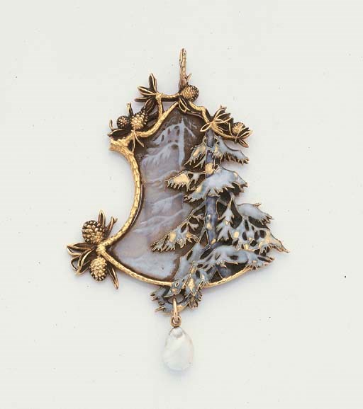 PENDENTIF ART NOUVEAU PAYSAGE D'HIVER EMAIL ET PERLE, PAR LALIQUE