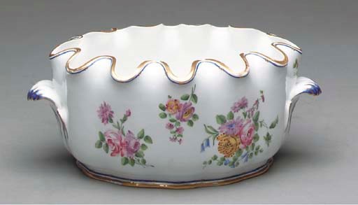 A SEVRES STYLE PORCELAIN MONTEITH AND TWO SQUARE DISHES,