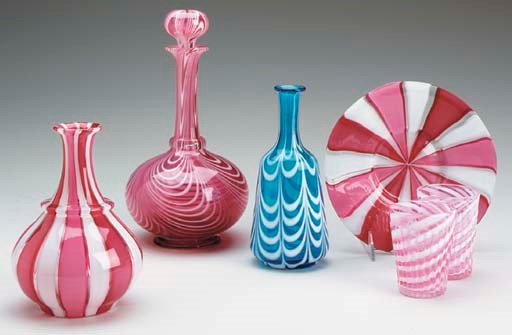 SEVEN ENGLISH AND CONTINENTAL FESTOONED GLASS OBJECTS,